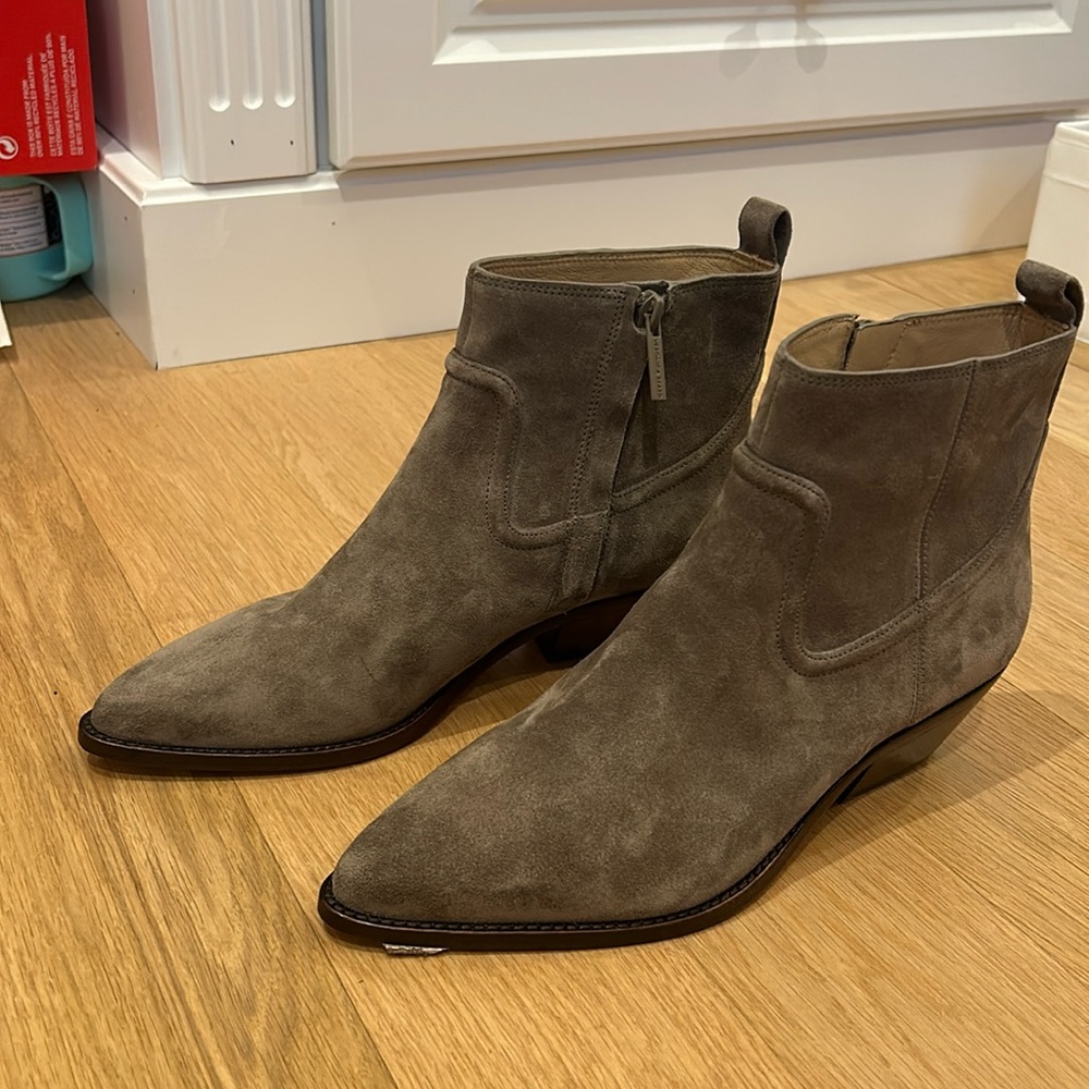 Veronica beard Kinsley boot Size 7.5